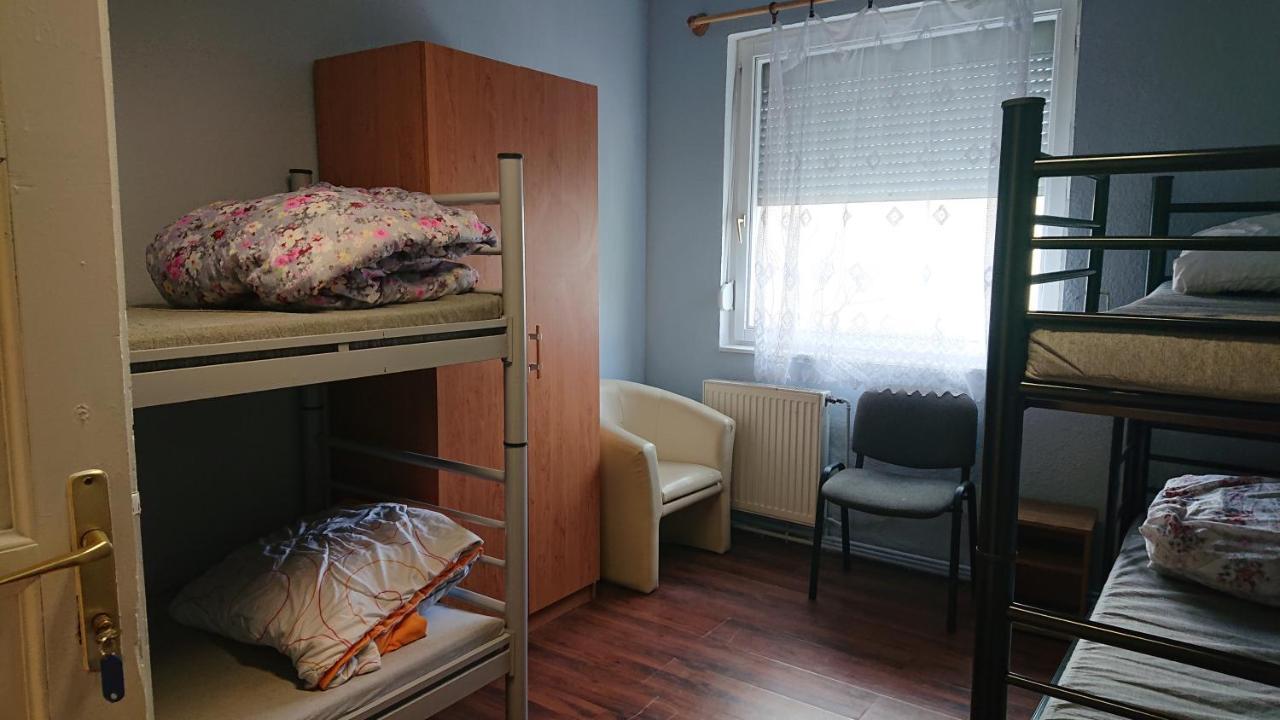 pillangó munkásszálló Budapeste Exterior foto